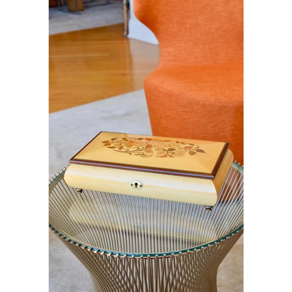 Italian Sorrento Inlaid Floral Bouquet Musical Box